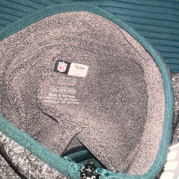 Eagles zip up fleece jacket - Picture 11 of 11